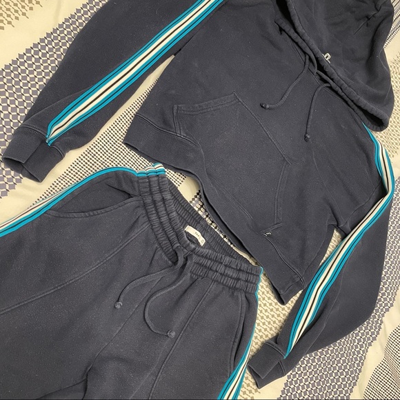 TNA Iconic Track Suit - Picture 5 of 16